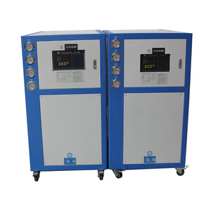 【東莞工業(yè)冷水機】維護需用心