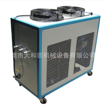 【小型冷水機(jī)】一款小型工業(yè)設(shè)備的高手！
